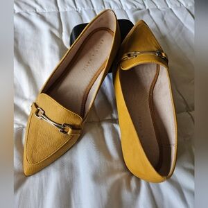 Kelly & Katie - Vieveth Flat, Size 8